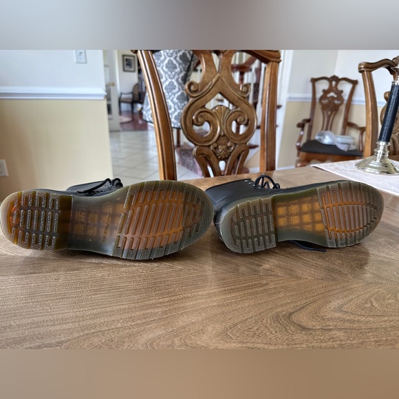 DR. MARTENS 11821 Original Boots - Picture 9 of 9